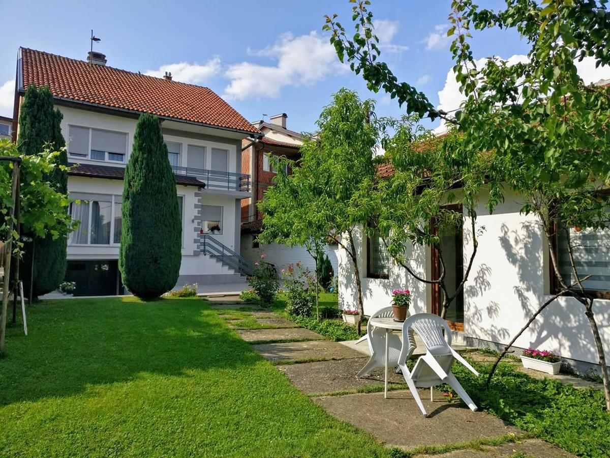 Garden Guesthouse Gjakova Εξωτερικό φωτογραφία