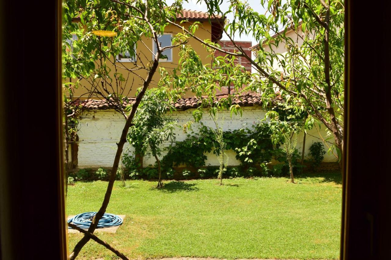 Garden Guesthouse Gjakova Εξωτερικό φωτογραφία